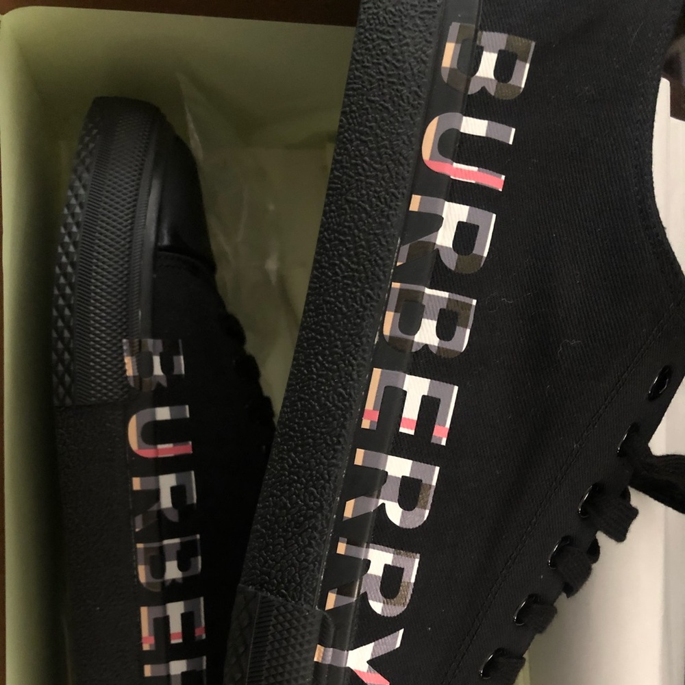 Men’s Burberry canvas sneakers. New in Box